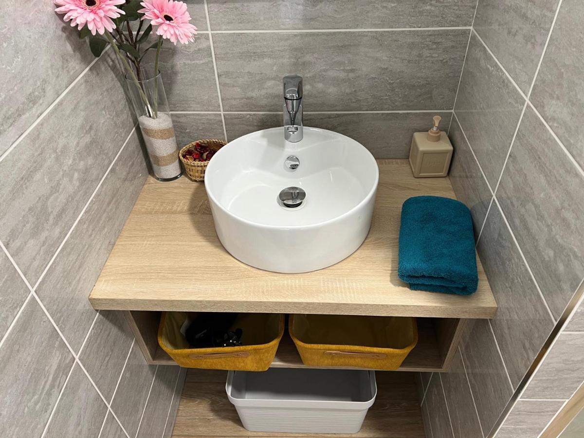 Charmant Appartement T2 Cosy Climatise Брив-ла-Гаярд Екстер'єр фото